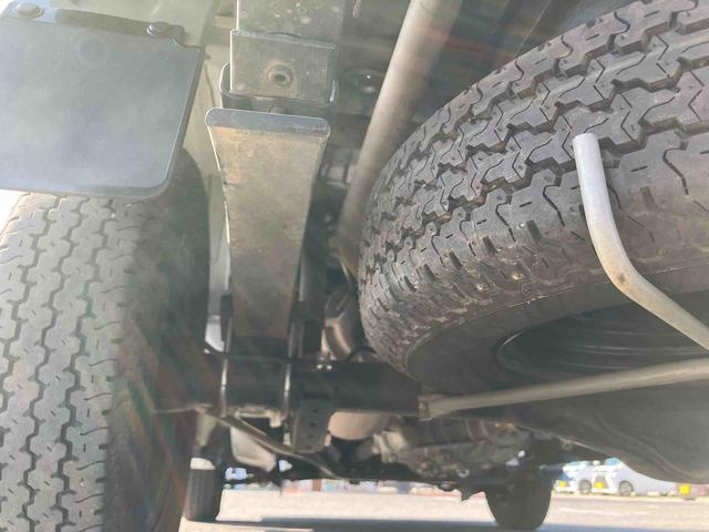 スーパーキャリイＸリミテッドナビ／ＢＴ／ＵＳＢ／ラジオ　４ＷＤ　５速ＭＴ　前後ドラレコ　荷台三方開　ＬＥＤ荷台作業灯　リヤスモークガラス　デフロック　ＬＥＤヘッドランプ　オートライト　サイドレバー式駐車ブレーキ　アシストグリップ（千葉県）の中古車