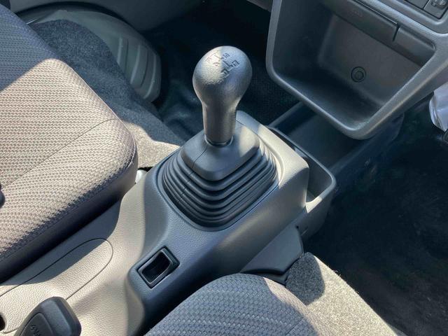 スーパーキャリイＸリミテッドナビ／ＢＴ／ＵＳＢ／ラジオ　４ＷＤ　５速ＭＴ　前後ドラレコ　荷台三方開　ＬＥＤ荷台作業灯　リヤスモークガラス　デフロック　ＬＥＤヘッドランプ　オートライト　サイドレバー式駐車ブレーキ　アシストグリップ（千葉県）の中古車