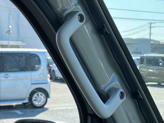 スーパーキャリイＸリミテッドナビ／ＢＴ／ＵＳＢ／ラジオ　４ＷＤ　５速ＭＴ　前後ドラレコ　荷台三方開　ＬＥＤ荷台作業灯　リヤスモークガラス　デフロック　ＬＥＤヘッドランプ　オートライト　サイドレバー式駐車ブレーキ　アシストグリップ（千葉県）の中古車