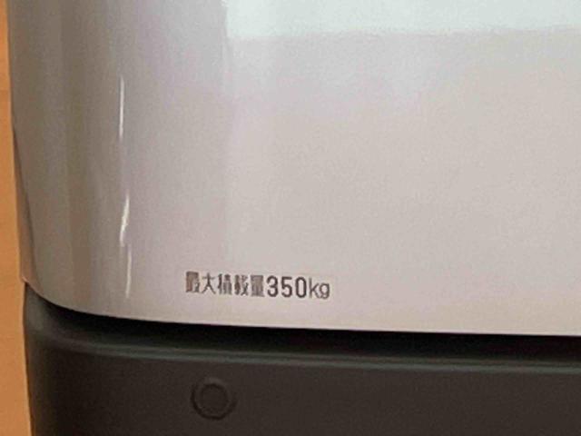 ハイゼットカーゴデラックス衝突回避支援 横滑り防止装置 前後コーナーセンサー アイドリングストップ マニュアルレベリング機能付ハロゲンヘッドライト キーレスエントリー オーバーヘッドシェルフ オートライト オートハイビーム(千葉県)の中古車