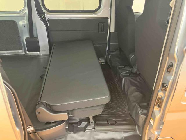 ハイゼットカーゴデラックス衝突回避支援 横滑り防止装置 前後コーナーセンサー アイドリングストップ マニュアルレベリング機能付ハロゲンヘッドライト キーレスエントリー オーバーヘッドシェルフ オートライト オートハイビーム(千葉県)の中古車