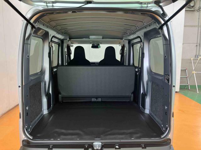 ハイゼットカーゴデラックス衝突回避支援 横滑り防止装置 前後コーナーセンサー アイドリングストップ マニュアルレベリング機能付ハロゲンヘッドライト キーレスエントリー オーバーヘッドシェルフ オートライト オートハイビーム(千葉県)の中古車