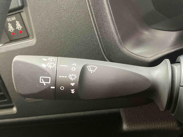 ハイゼットカーゴデラックス衝突回避支援 横滑り防止装置 前後コーナーセンサー アイドリングストップ マニュアルレベリング機能付ハロゲンヘッドライト キーレスエントリー オーバーヘッドシェルフ オートライト オートハイビーム(千葉県)の中古車