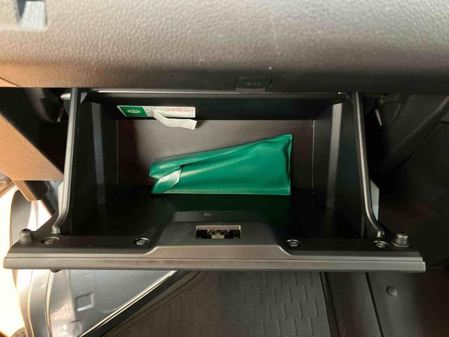 ハイゼットカーゴデラックス衝突回避支援 横滑り防止装置 前後コーナーセンサー アイドリングストップ マニュアルレベリング機能付ハロゲンヘッドライト キーレスエントリー オーバーヘッドシェルフ オートライト オートハイビーム(千葉県)の中古車