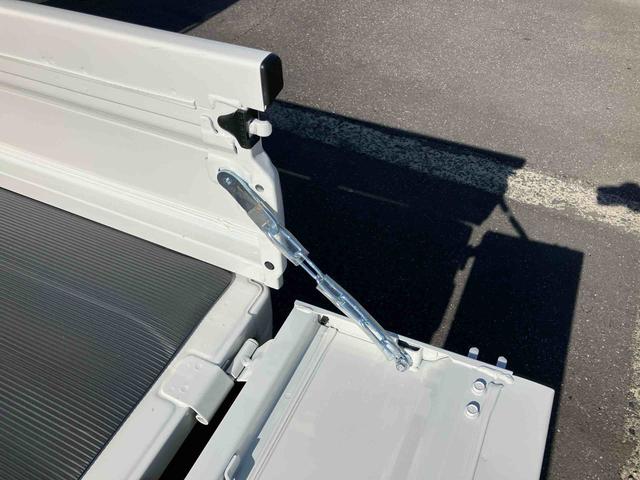 ハイゼットトラックエクストラ４ＷＤ　ＣＶＴ　荷台三方開　リヤ４枚リーフ　ＬＥＤ荷台作業灯　リヤデフロック　バッテリーカバー　ハロゲンヘッドランプ　大型ヘッドレスト　サイドレバー駐車ブレーキ　アシストグリップ　衝突被害軽減ブレーキ（千葉県）の中古車