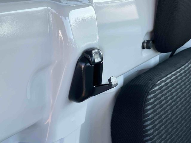 ハイゼットトラックエクストラ４ＷＤ　ＣＶＴ　荷台三方開　リヤ４枚リーフ　ＬＥＤ荷台作業灯　リヤデフロック　バッテリーカバー　ハロゲンヘッドランプ　大型ヘッドレスト　サイドレバー駐車ブレーキ　アシストグリップ　衝突被害軽減ブレーキ（千葉県）の中古車