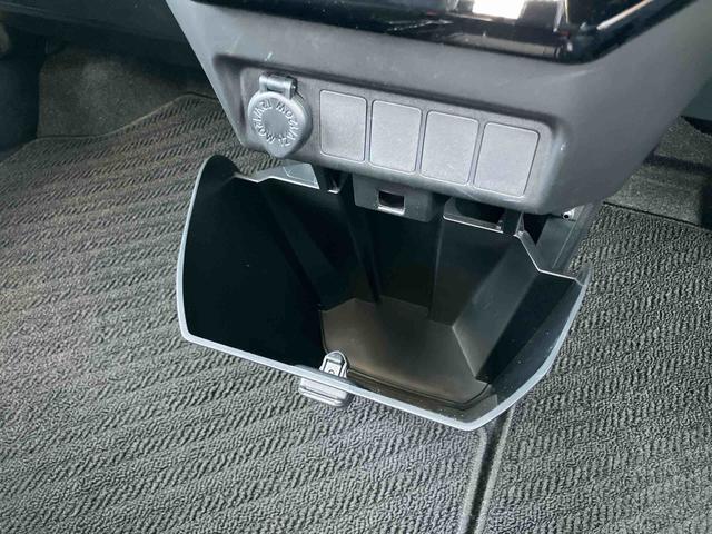 トールカスタムＧ　ターボターボ　９型ナビ／ＴＶ／ＤＶＤ／ＢＴ／ＵＳＢ　バックカメラ　全車速追従クルコン　ＬＥＤヘッドライト　オートライト　オートハイビーム　スマアシ　前後コーナーセンサー　電動駐車ブレーキ　キーフリー　アルミ（千葉県）の中古車