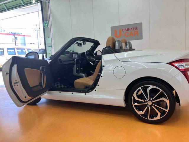 コペンローブバックカメラ連動フルセグナビ　ＵＳＢ接続　ブルートゥース対応　ＴＶナビキット　センターコンソール内ＥＴＣ　ドライブレコーダー　シートヒーター　アイドリングストップ　オートライト　横滑り防止装置（千葉県）の中古車