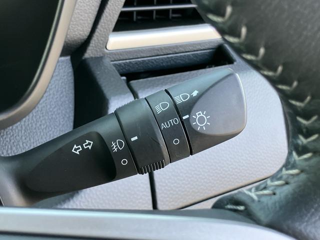 トールカスタムＧ９型ナビ／ＴＶ／ＤＶＤ／ＢＴ／ＵＳＢ　バックカメラ　全車速追従クルコン　ＬＥＤヘッドライト　オートライト　オートハイビーム　ＡＤＢ　スマアシ　前後コーナーセンサー　電動駐車ブレーキ　キーフリー　アルミ（千葉県）の中古車