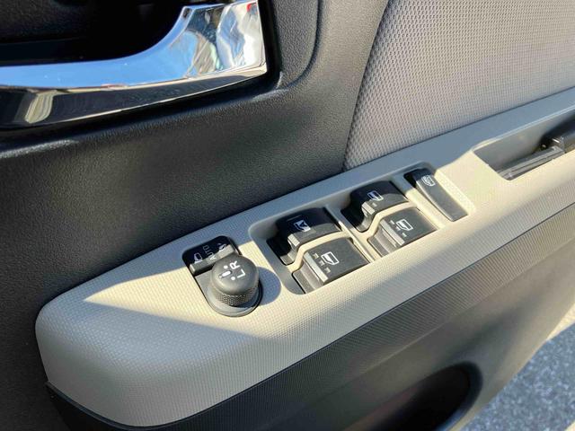 ミラトコットＧ　ＳＡIII純正メモリーナビゲーション　ＣＤ　ＤＶＤ　ナビ連動ドライブレコーダー　純正ＥＴＣ車載器　アラウンドモニター　衝突回避支援ブレーキ　誤発進抑制装置　アイドリングストップ　横滑り防止機能　スマートキー（千葉県）の中古車