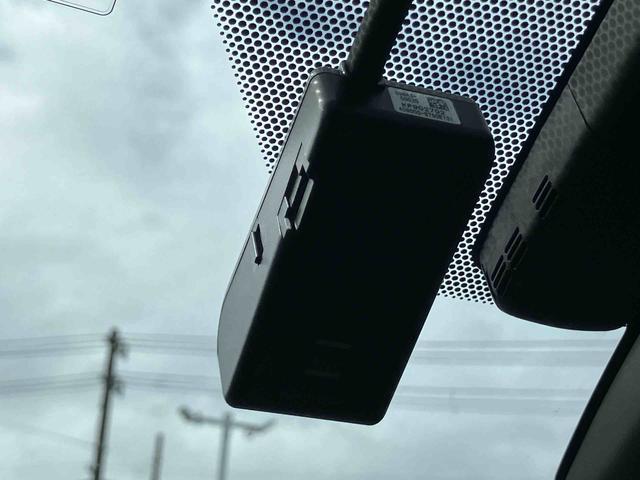 プリウスSセーフティプラスハイブリッド HDU ナビ/地デジ/BT/DVD バックカメラ ETC ドラレコ 全車速追従クルコン LEDヘッドライト オートライト オートハイビーム 衝突被害軽減ブレーキ 前後クリアランスセンサー(千葉県)の中古車