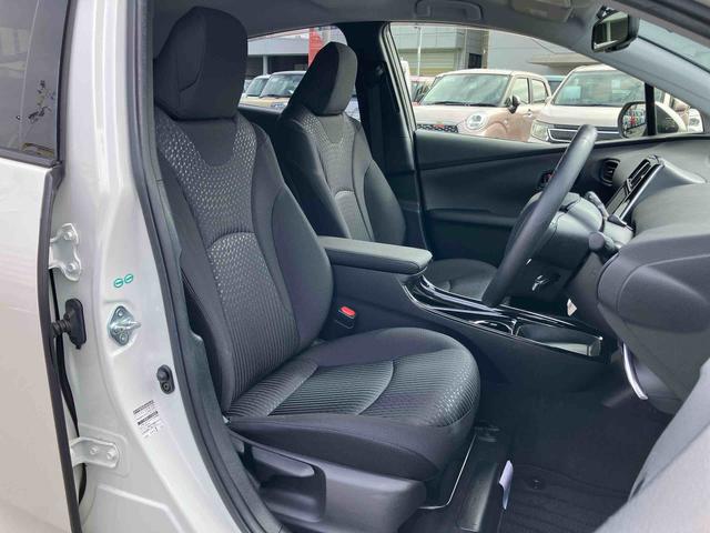 プリウスSセーフティプラスハイブリッド HDU ナビ/地デジ/BT/DVD バックカメラ ETC ドラレコ 全車速追従クルコン LEDヘッドライト オートライト オートハイビーム 衝突被害軽減ブレーキ 前後クリアランスセンサー(千葉県)の中古車