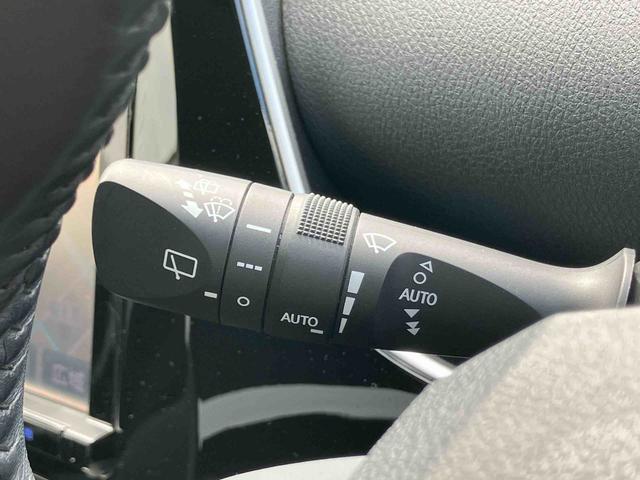 プリウスSセーフティプラスハイブリッド HDU ナビ/地デジ/BT/DVD バックカメラ ETC ドラレコ 全車速追従クルコン LEDヘッドライト オートライト オートハイビーム 衝突被害軽減ブレーキ 前後クリアランスセンサー(千葉県)の中古車