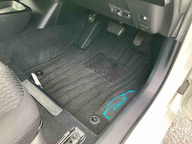 プリウスSセーフティプラスハイブリッド HDU ナビ/地デジ/BT/DVD バックカメラ ETC ドラレコ 全車速追従クルコン LEDヘッドライト オートライト オートハイビーム 衝突被害軽減ブレーキ 前後クリアランスセンサー(千葉県)の中古車