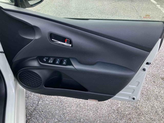 プリウスSセーフティプラスハイブリッド HDU ナビ/地デジ/BT/DVD バックカメラ ETC ドラレコ 全車速追従クルコン LEDヘッドライト オートライト オートハイビーム 衝突被害軽減ブレーキ 前後クリアランスセンサー(千葉県)の中古車