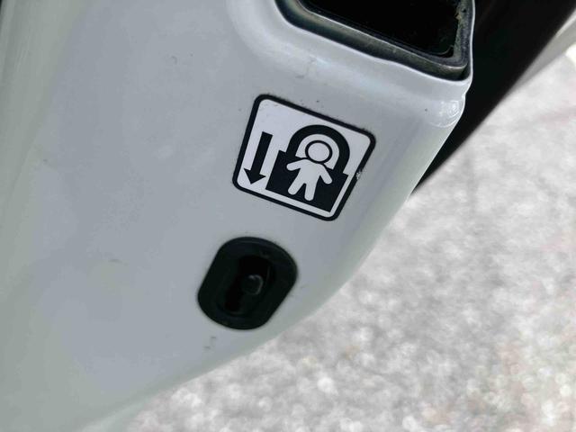 プリウスSセーフティプラスハイブリッド HDU ナビ/地デジ/BT/DVD バックカメラ ETC ドラレコ 全車速追従クルコン LEDヘッドライト オートライト オートハイビーム 衝突被害軽減ブレーキ 前後クリアランスセンサー(千葉県)の中古車