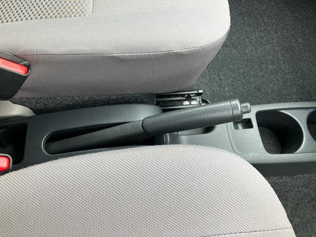 ピクシスエポックＬデジタルメーター　アイドリングストップ　盗難防止アラーム　サイドレバー式駐車ブレーキ　キーレスエントリー　マニュアルエアコン　パワーウィンドウ　ボディー同色ドアミラー　ハロゲンヘッドランプ（千葉県）の中古車