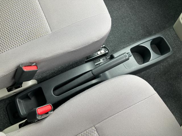 ピクシスエポックＬデジタルメーター　アイドリングストップ　盗難防止アラーム　サイドレバー式駐車ブレーキ　キーレスエントリー　マニュアルエアコン　パワーウィンドウ　ボディー同色ドアミラー　ハロゲンヘッドランプ（千葉県）の中古車