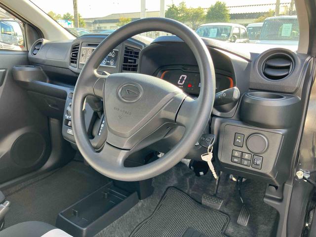 ミライースＬ　ＳＡIIIＣＤチューナー：ＡＭ／ＦＭラジオ　ＡＵＸ　衝突被害軽減ブレーキ　ハロゲンヘッドランプ　オートライト　オートハイビーム　前後コーナーセンサー　盗難防止警報　サイドレバー式駐車ブレーキ　デジタルメーター（千葉県）の中古車