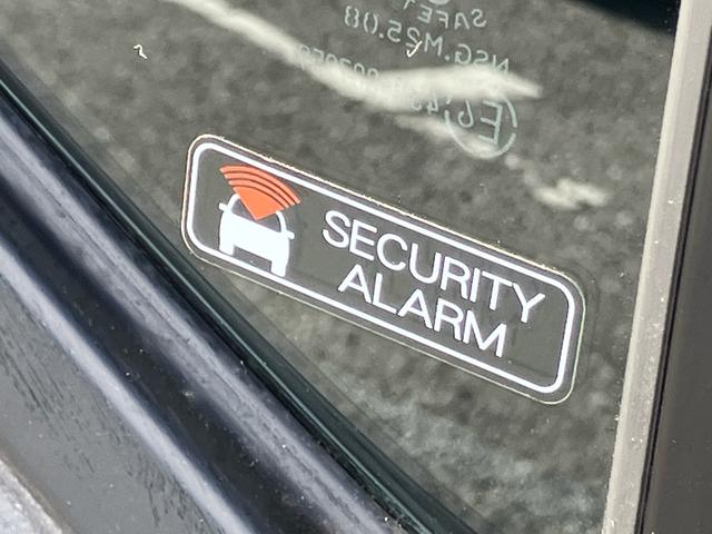 ミライースＬ　ＳＡIIIＣＤチューナー：ＡＭ／ＦＭラジオ　ＡＵＸ　衝突被害軽減ブレーキ　ハロゲンヘッドランプ　オートライト　オートハイビーム　前後コーナーセンサー　盗難防止警報　サイドレバー式駐車ブレーキ　デジタルメーター（千葉県）の中古車