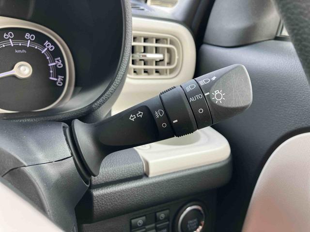 ムーヴキャンバスストライプスＧナビ／ＢＴ／ＴＶ／ＤＩＳＣ／バックカメラ／ステアリングスイッチ　両側パワスラ　ＬＥＤヘッド／フォグランプ　シートヒーター　保温カップホルダー　電動駐車ブレーキ　置きラクＢＯＸ　衝突被害軽減ブレーキ（千葉県）の中古車