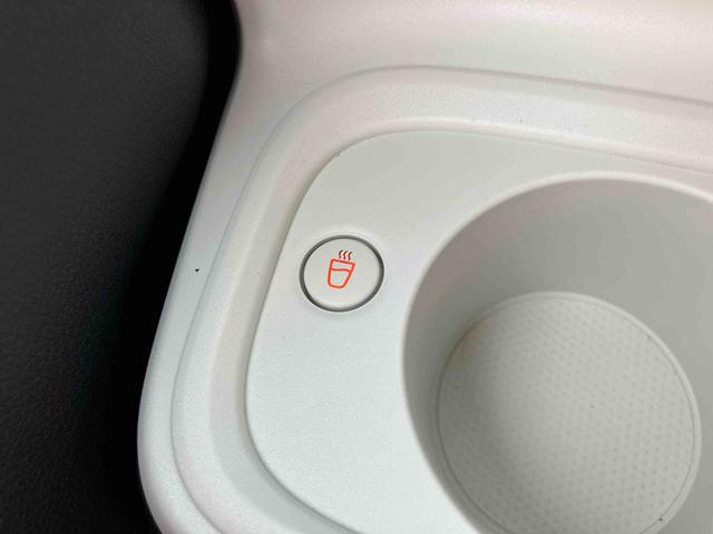 ムーヴキャンバスストライプスＧナビ／ＢＴ／ＴＶ／ＤＩＳＣ／バックカメラ／ステアリングスイッチ　両側パワスラ　ＬＥＤヘッド／フォグランプ　シートヒーター　保温カップホルダー　電動駐車ブレーキ　置きラクＢＯＸ　衝突被害軽減ブレーキ（千葉県）の中古車