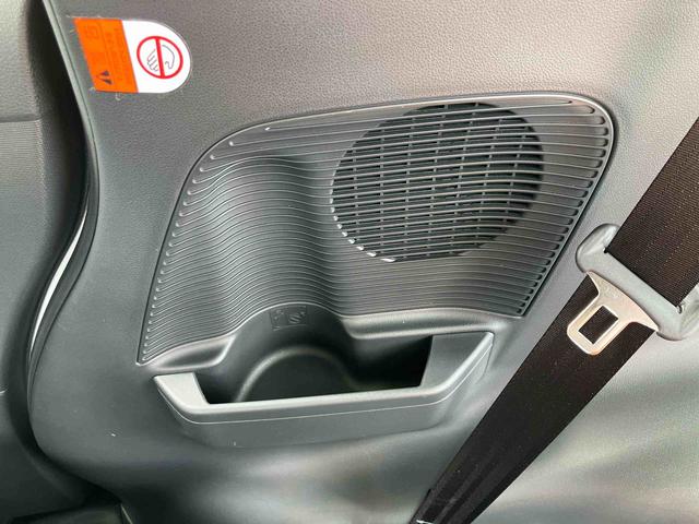 ムーヴキャンバスストライプスＧナビ／ＢＴ／ＴＶ／ＤＩＳＣ／バックカメラ／ステアリングスイッチ　両側パワスラ　ＬＥＤヘッド／フォグランプ　シートヒーター　保温カップホルダー　電動駐車ブレーキ　置きラクＢＯＸ　衝突被害軽減ブレーキ（千葉県）の中古車