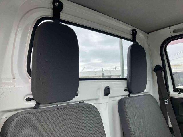 ハイゼットトラックスタンダード　農用スペシャル４ＷＤ　５ＭＴ　４枚リーフ　荷台三方開　荷台作業灯　リヤゲートチェーン　バッテリーカバー　リヤデフロック　スピーカー一体型ＡＭ／ＦＭラジオ　マニュアルエアコン　パワーステアリング　ハロゲンヘッドランプ（千葉県）の中古車