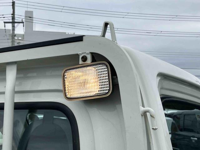 ハイゼットトラックスタンダード　農用スペシャル４ＷＤ　５ＭＴ　４枚リーフ　荷台三方開　荷台作業灯　リヤゲートチェーン　バッテリーカバー　リヤデフロック　スピーカー一体型ＡＭ／ＦＭラジオ　マニュアルエアコン　パワーステアリング　ハロゲンヘッドランプ（千葉県）の中古車