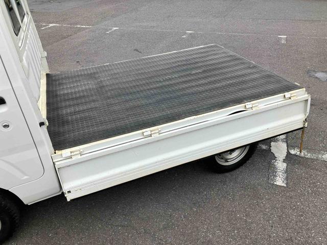 ハイゼットトラックスタンダード　農用スペシャル４ＷＤ　５ＭＴ　４枚リーフ　荷台三方開　荷台作業灯　リヤゲートチェーン　バッテリーカバー　リヤデフロック　スピーカー一体型ＡＭ／ＦＭラジオ　マニュアルエアコン　パワーステアリング　ハロゲンヘッドランプ（千葉県）の中古車