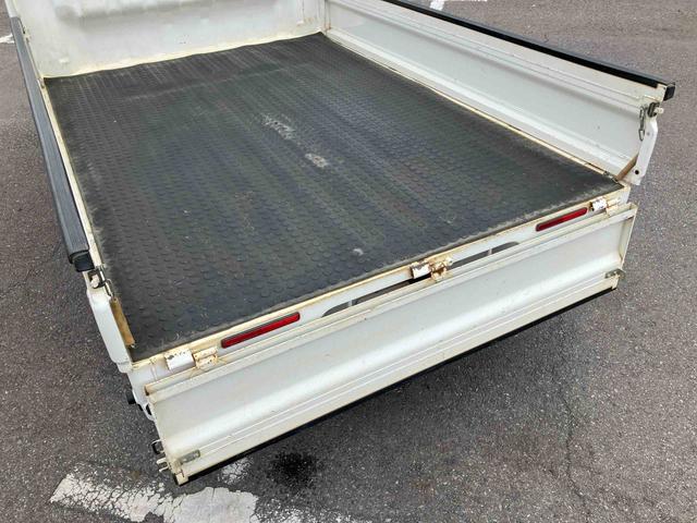 ハイゼットトラックスタンダード　農用スペシャル４ＷＤ　５ＭＴ　４枚リーフ　荷台三方開　荷台作業灯　リヤゲートチェーン　バッテリーカバー　リヤデフロック　スピーカー一体型ＡＭ／ＦＭラジオ　マニュアルエアコン　パワーステアリング　ハロゲンヘッドランプ（千葉県）の中古車