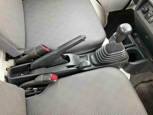 ハイゼットトラックスタンダード　農用スペシャル４ＷＤ　５ＭＴ　４枚リーフ　荷台三方開　荷台作業灯　リヤゲートチェーン　バッテリーカバー　リヤデフロック　スピーカー一体型ＡＭ／ＦＭラジオ　マニュアルエアコン　パワーステアリング　ハロゲンヘッドランプ（千葉県）の中古車