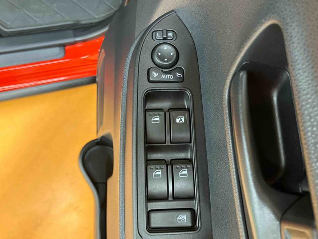 タントファンクロスバックカメラ連動フルセグナビ　ビルトインＥＴＣ　前後コーナーセンサー　前席シートヒーター　オートブレーキホールド付き電動パーキング　右側リヤトリムＵＳＢチャージャー　上下２段調整式デッキボード（千葉県）の中古車