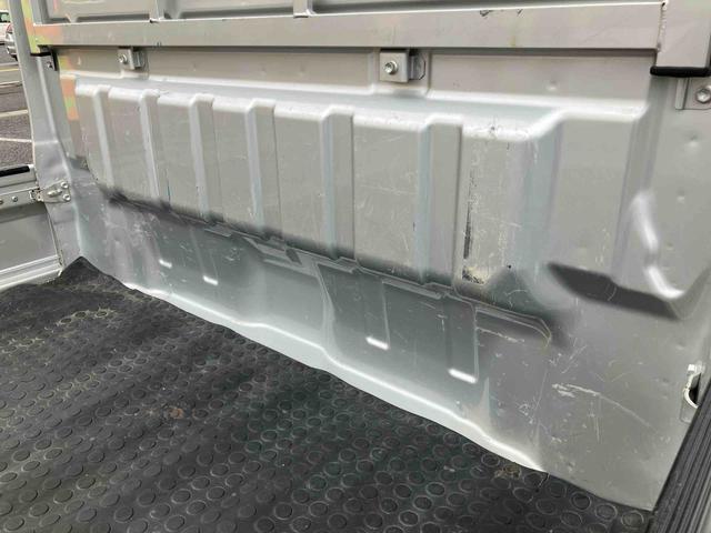 キャリイトラックKCエアコン・パワステ 4WDAM/FMラジオ/4WD/3速オートマチック/ラバーマット/荷台マット/ゲートプロテクター/エアコン/パワーステアリング/バイザー(千葉県)の中古車