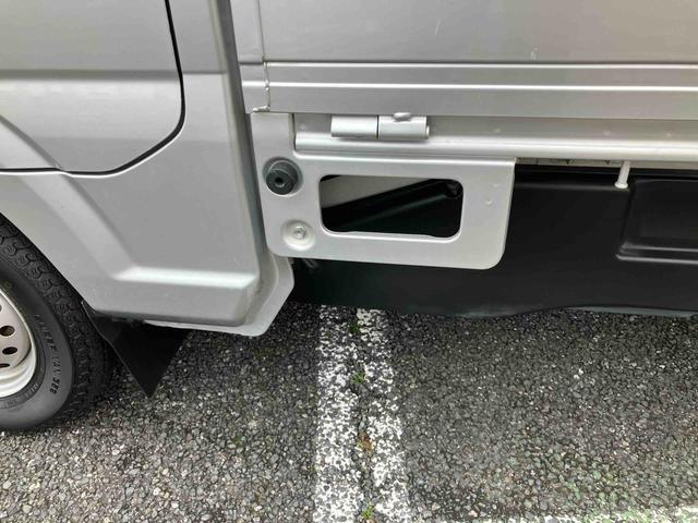 キャリイトラックＫＣエアコン・パワステ　４ＷＤＡＭ／ＦＭラジオ／４ＷＤ／３速オートマチック／ラバーマット／荷台マット／ゲートプロテクター／エアコン／パワーステアリング／バイザー（千葉県）の中古車