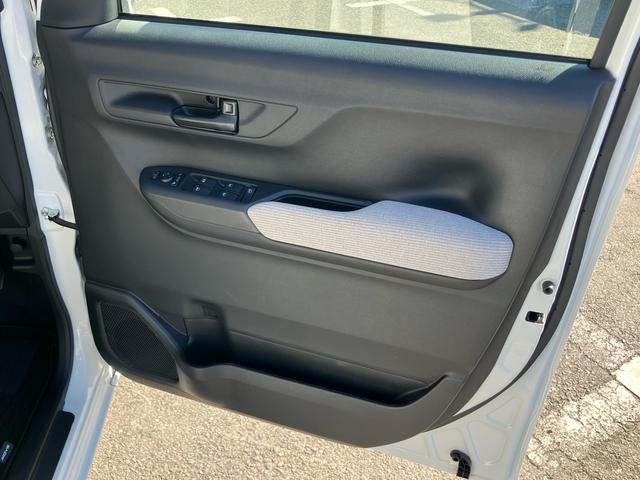 ムーヴＸ両側スライドドア（左側電動）　バックカメラ　ＬＥＤヘッドライト　オートライト　オートハイビーム　衝突被害軽減ブレーキ　前後コーナーセンサー　キーフリー　盗難防止アラーム　足踏み式駐車ブレーキ　ステリモ（千葉県）の中古車