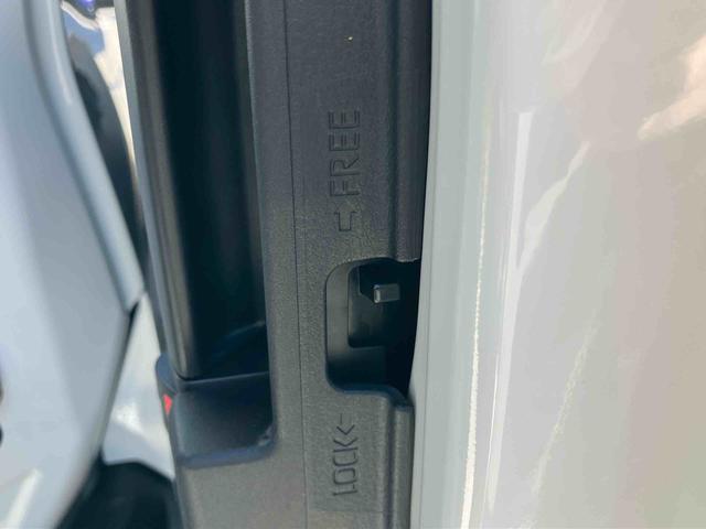 ムーヴＸ両側スライドドア（左側電動）　バックカメラ　ＬＥＤヘッドライト　オートライト　オートハイビーム　衝突被害軽減ブレーキ　前後コーナーセンサー　キーフリー　盗難防止アラーム　足踏み式駐車ブレーキ　ステリモ（千葉県）の中古車
