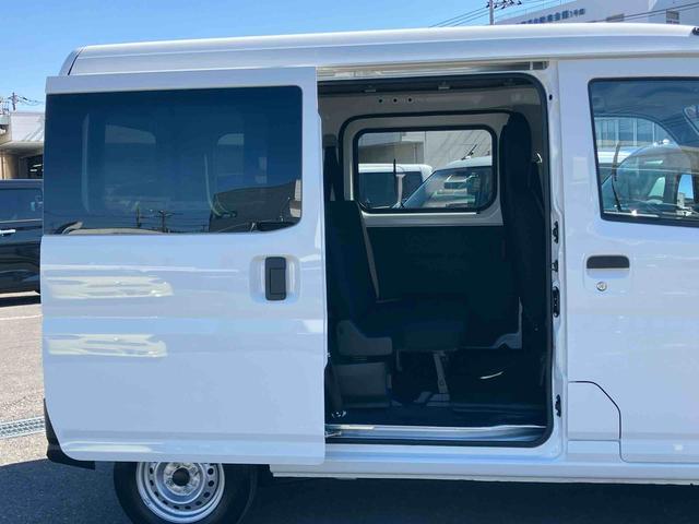 ハイゼットカーゴデラックス衝突被害軽減ブレーキ 誤発進抑制制御 横滑り防止装置 オートライト オートハイビーム 前後コーナーセンサー オーバーヘッドシェルフ アイドリングストップ パワーウィンドウ スモークドガラス キーレス(千葉県)の中古車