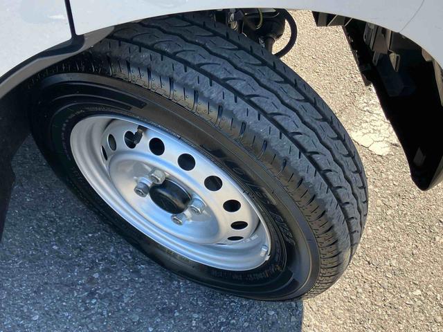 ハイゼットカーゴデラックス衝突被害軽減ブレーキ 誤発進抑制制御 横滑り防止装置 オートライト オートハイビーム 前後コーナーセンサー オーバーヘッドシェルフ アイドリングストップ パワーウィンドウ スモークドガラス キーレス(千葉県)の中古車