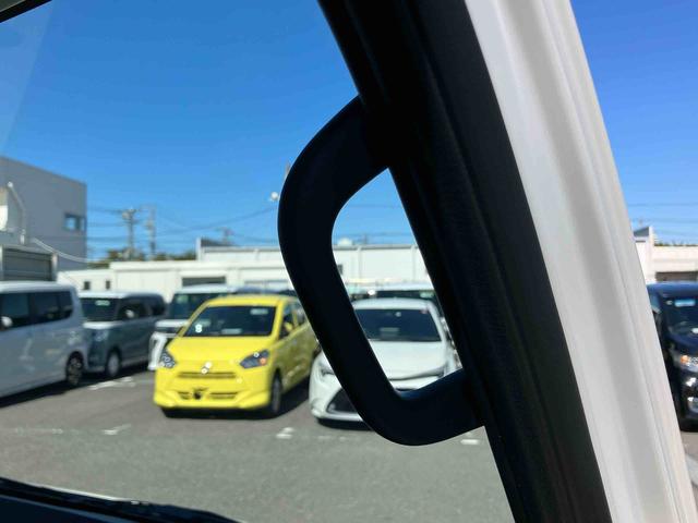 ハイゼットカーゴデラックス衝突被害軽減ブレーキ 誤発進抑制制御 横滑り防止装置 オートライト オートハイビーム 前後コーナーセンサー オーバーヘッドシェルフ アイドリングストップ パワーウィンドウ スモークドガラス キーレス(千葉県)の中古車