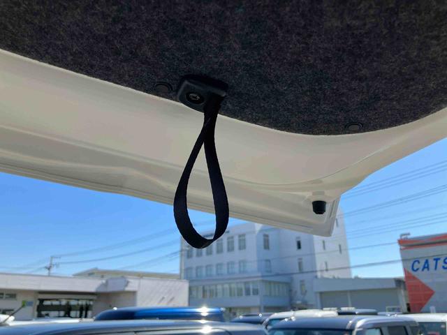 ハイゼットカーゴデラックス衝突被害軽減ブレーキ 誤発進抑制制御 横滑り防止装置 オートライト オートハイビーム 前後コーナーセンサー オーバーヘッドシェルフ アイドリングストップ パワーウィンドウ スモークドガラス キーレス(千葉県)の中古車