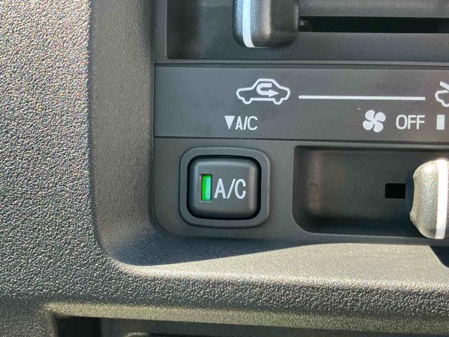 ハイゼットトラックスタンダード　農用スペシャル４ＷＤ　５速ＭＴ　荷台三方開　リヤ４枚リーフ　ＬＥＤ荷台作業灯　バッテリーカバー　リヤデフロック　ＡＣ／ＰＳ　ハロゲンヘッドランプ　大型ヘッドレスト　サイドレバー式駐車ブレーキ　アシストグリップ（千葉県）の中古車