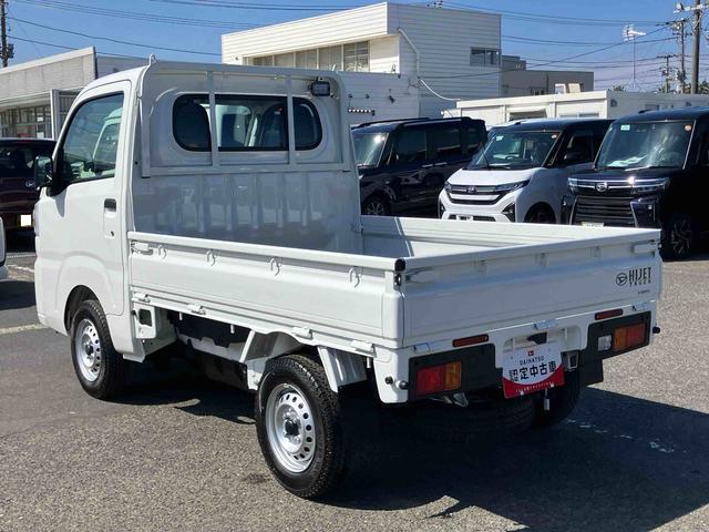 ハイゼットトラックスタンダード　農用スペシャル４ＷＤ　５速ＭＴ　荷台三方開　リヤ４枚リーフ　ＬＥＤ荷台作業灯　バッテリーカバー　リヤデフロック　ＡＣ／ＰＳ　ハロゲンヘッドランプ　大型ヘッドレスト　サイドレバー式駐車ブレーキ　アシストグリップ（千葉県）の中古車