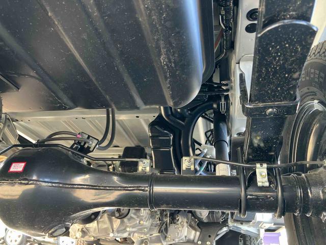 ハイゼットトラックスタンダード　農用スペシャル４ＷＤ　５速ＭＴ　荷台三方開　リヤ４枚リーフ　ＬＥＤ荷台作業灯　バッテリーカバー　リヤデフロック　ＡＣ／ＰＳ　ハロゲンヘッドランプ　大型ヘッドレスト　サイドレバー式駐車ブレーキ　アシストグリップ（千葉県）の中古車