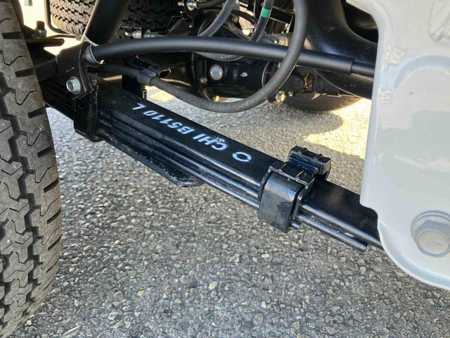 ハイゼットトラックスタンダード　農用スペシャル４ＷＤ　５速ＭＴ　荷台三方開　リヤ４枚リーフ　ＬＥＤ荷台作業灯　バッテリーカバー　リヤデフロック　ＡＣ／ＰＳ　ハロゲンヘッドランプ　大型ヘッドレスト　サイドレバー式駐車ブレーキ　アシストグリップ（千葉県）の中古車