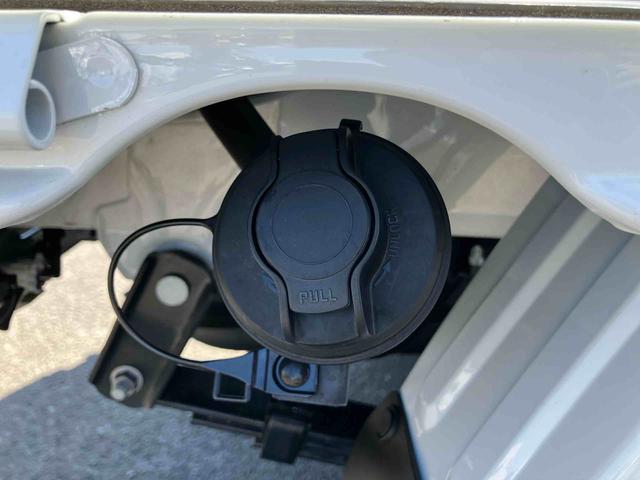 ハイゼットトラックスタンダード　農用スペシャル４ＷＤ　５速ＭＴ　荷台三方開　リヤ４枚リーフ　ＬＥＤ荷台作業灯　バッテリーカバー　リヤデフロック　ＡＣ／ＰＳ　ハロゲンヘッドランプ　大型ヘッドレスト　サイドレバー式駐車ブレーキ　アシストグリップ（千葉県）の中古車