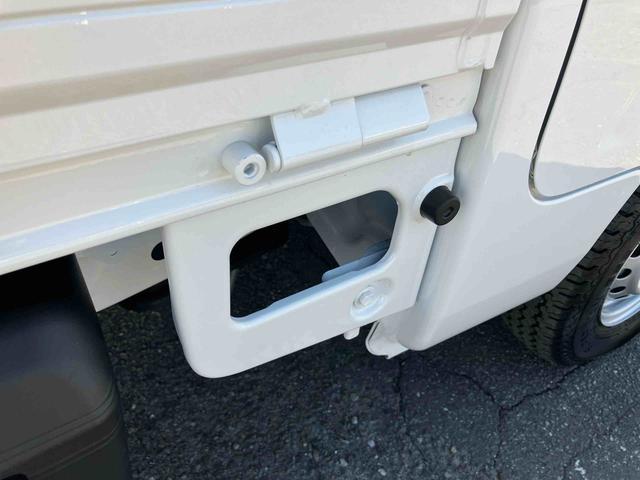 ハイゼットトラックスタンダード　農用スペシャル４ＷＤ　５速ＭＴ　荷台三方開　リヤ４枚リーフ　ＬＥＤ荷台作業灯　バッテリーカバー　リヤデフロック　ＡＣ／ＰＳ　ハロゲンヘッドランプ　大型ヘッドレスト　サイドレバー式駐車ブレーキ　アシストグリップ（千葉県）の中古車