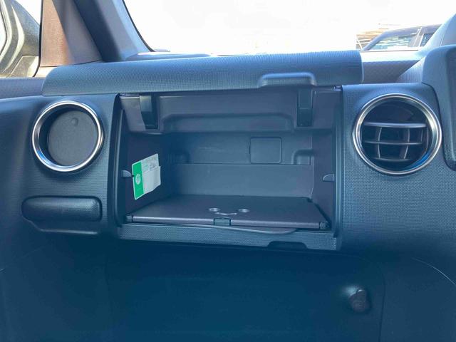 スペイドＦ　クイーンIIナビ／ＴＶ／ＤＶＤ／ＢＴ　バックカメラ　ＥＴＣ　左側電動スライドドア　助手席シートロングスライド　衝突軽減ブレーキ　横滑り防止装置　トップシェイドガラス　足踏み式駐車ブレーキ　ステアリングリモコン（千葉県）の中古車