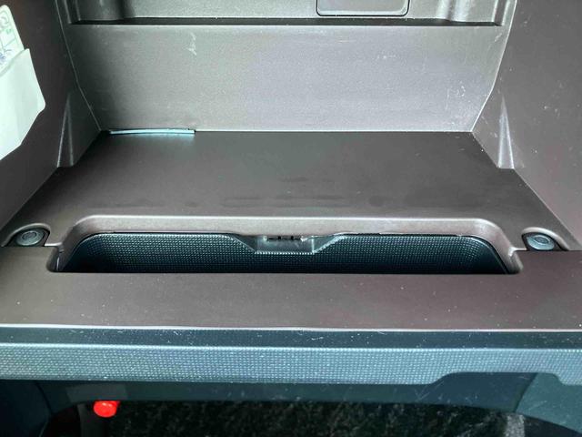 スペイドＦ　クイーンIIナビ／ＴＶ／ＤＶＤ／ＢＴ　バックカメラ　ＥＴＣ　左側電動スライドドア　助手席シートロングスライド　衝突軽減ブレーキ　横滑り防止装置　トップシェイドガラス　足踏み式駐車ブレーキ　ステアリングリモコン（千葉県）の中古車