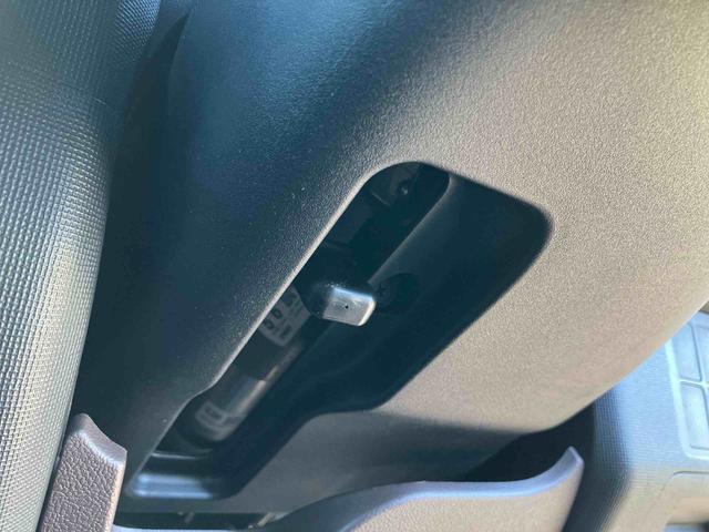 スペイドＦ　クイーンIIナビ／ＴＶ／ＤＶＤ／ＢＴ　バックカメラ　ＥＴＣ　左側電動スライドドア　助手席シートロングスライド　衝突軽減ブレーキ　横滑り防止装置　トップシェイドガラス　足踏み式駐車ブレーキ　ステアリングリモコン（千葉県）の中古車